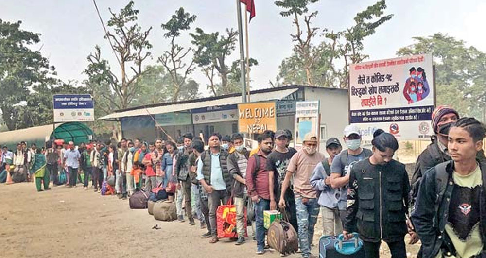 जनप्रतिनिधि चुनेपछि कामको खोजीमा भारत