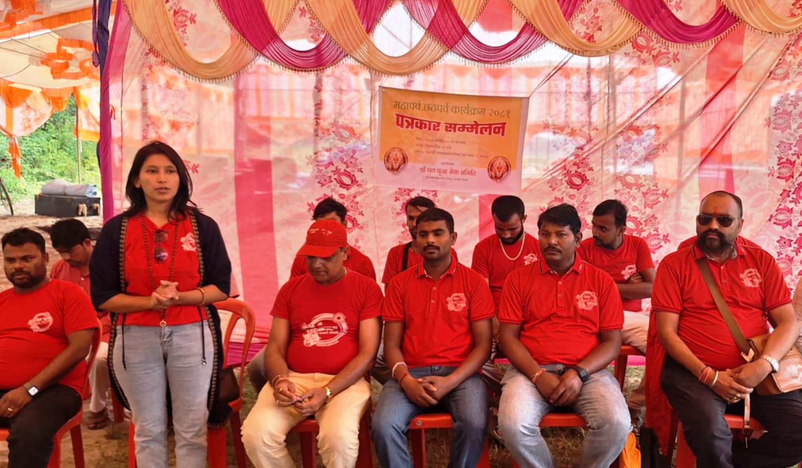 धनगढीको मोहनाघाटमा छठ पूजाको आवश्यक तयारी पुरा