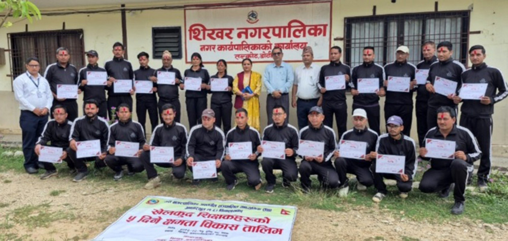 डोटीको  शिखर नगरपालिकाअन्तर्गत माध्यमिक विद्यालयहरूमा तालिमप्राप्त खेल शिक्षक