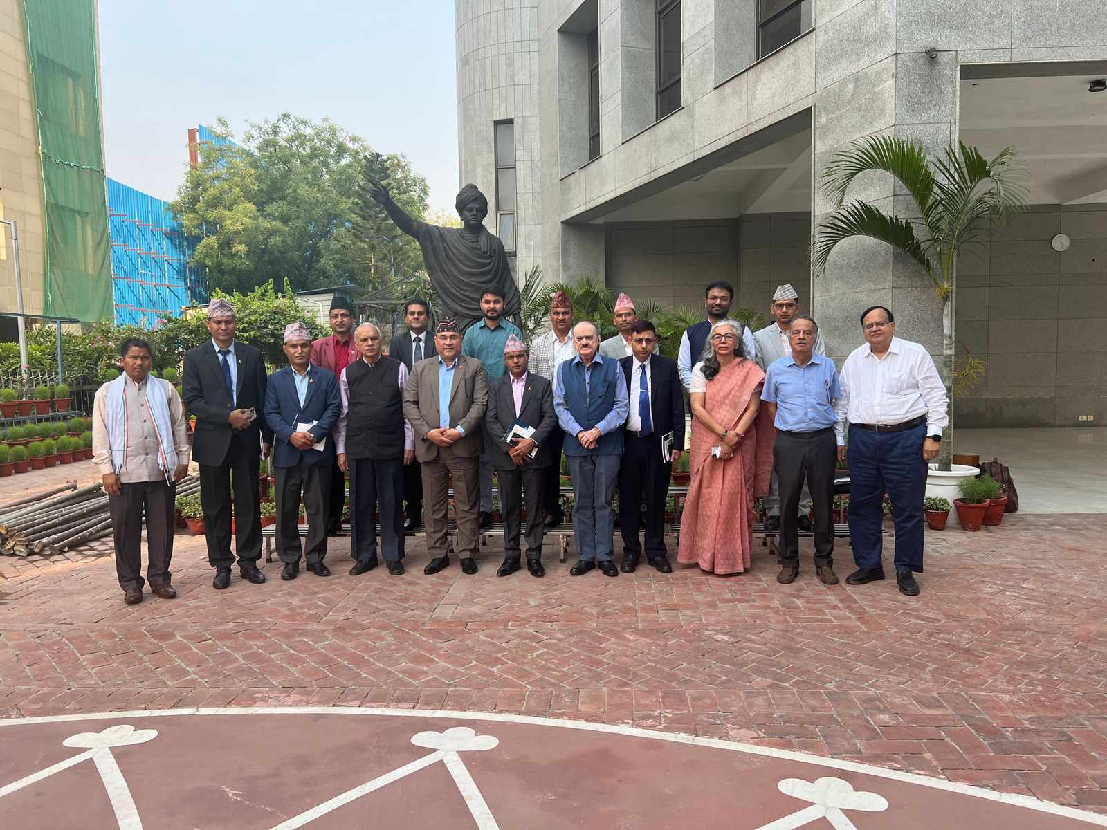 भारत भ्रमणमा रहेका मुख्यमन्त्री शाह नेताहरु सँग भेटघाटमा ब्यस्त
