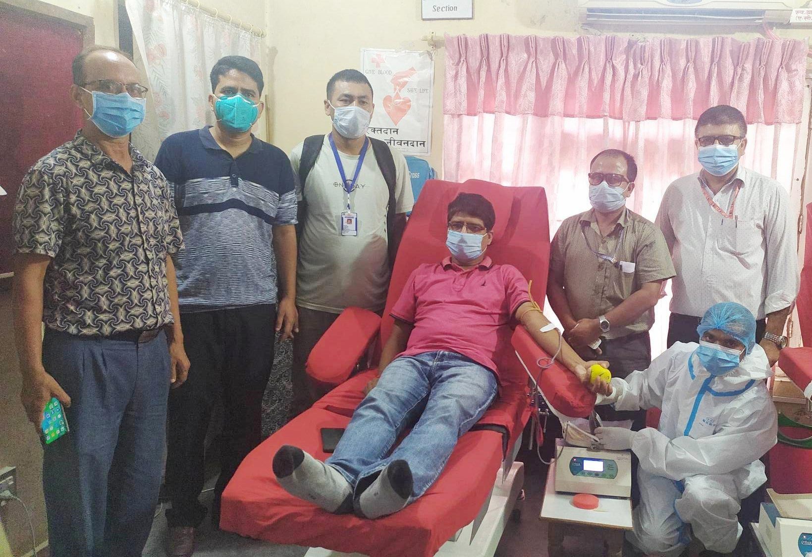 Plasma Therapy Started Also In Nepalgunj, Ward Chair Comes First To Donate Blood For Plasma