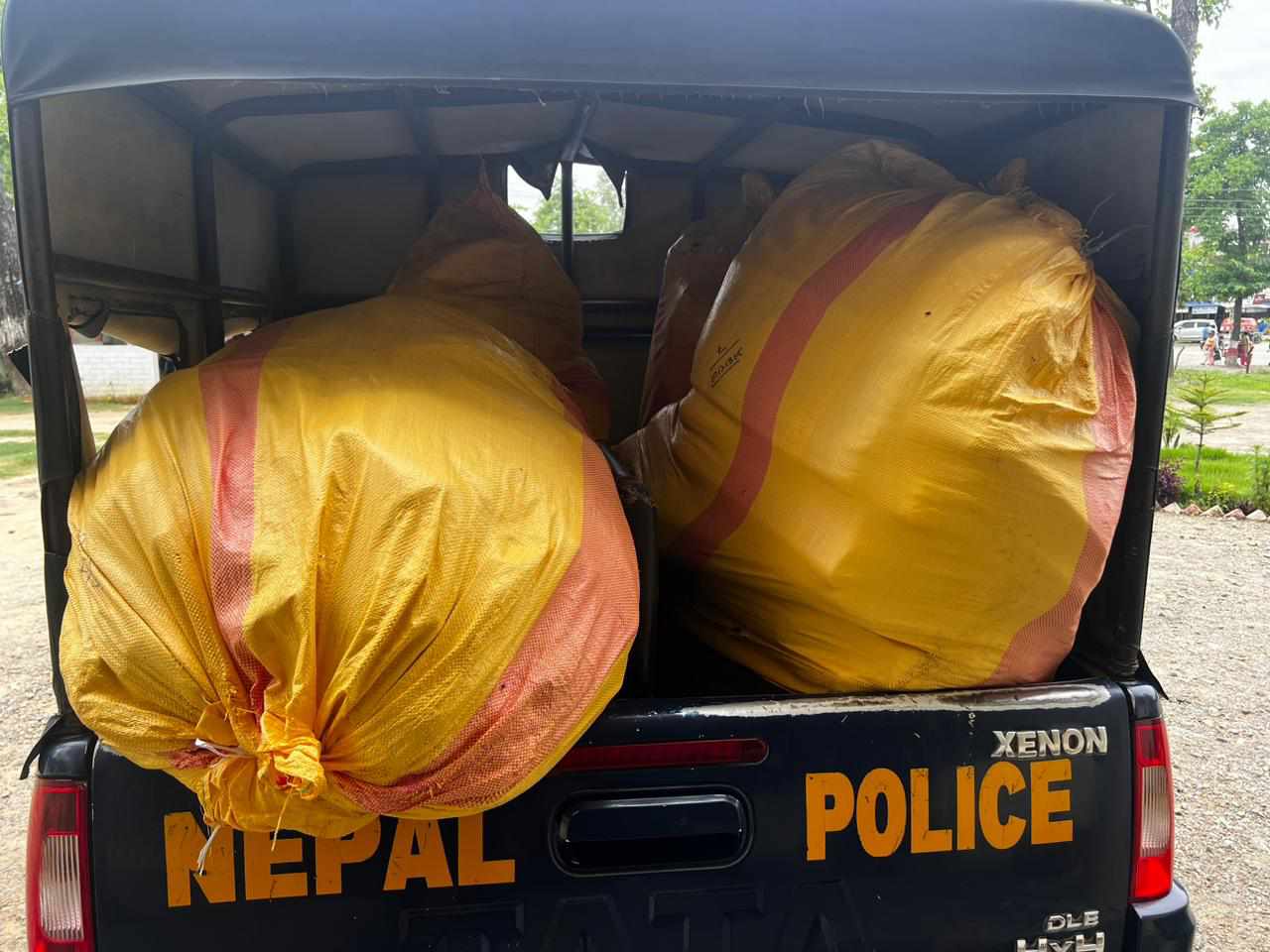 सुदूरपश्चिमका तिन जिल्लाबाट चार लाख बढीको अवैध सामान बरामद